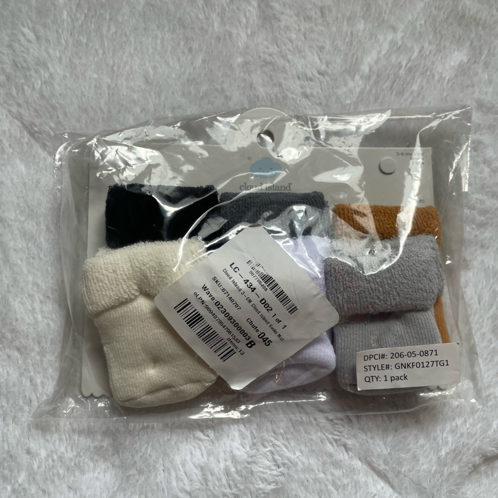 NWT baby socks